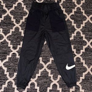 Nike joggers size xs barely worn